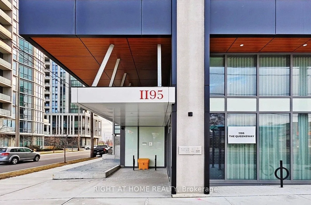 2 bed, $2,700 — Photo 1