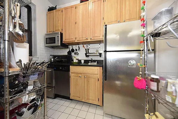 Rented by Buchbinder & Warren | media 20