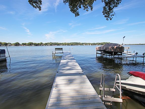 2nd image of 50 N Lake Ave #2