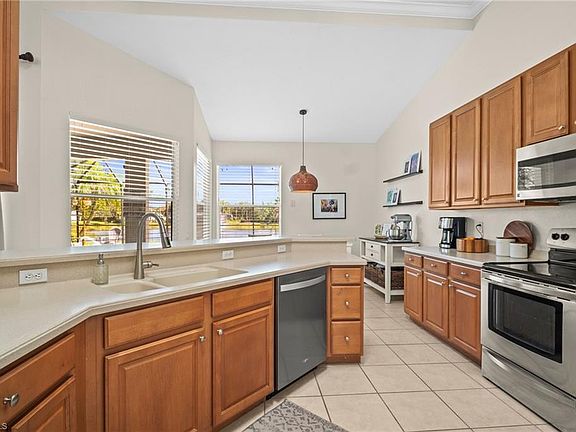 4th image of 8809 Maple Glen Cir