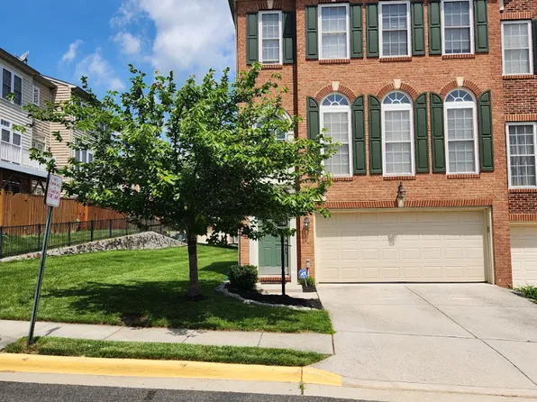 8400 Chaucer House Ct, Lorton, VA 22079