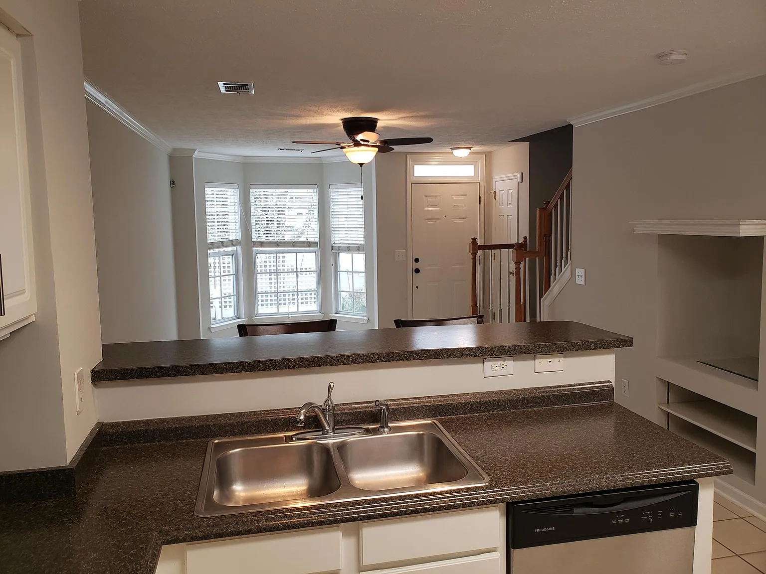 245 Wardington Pass — Photo 2