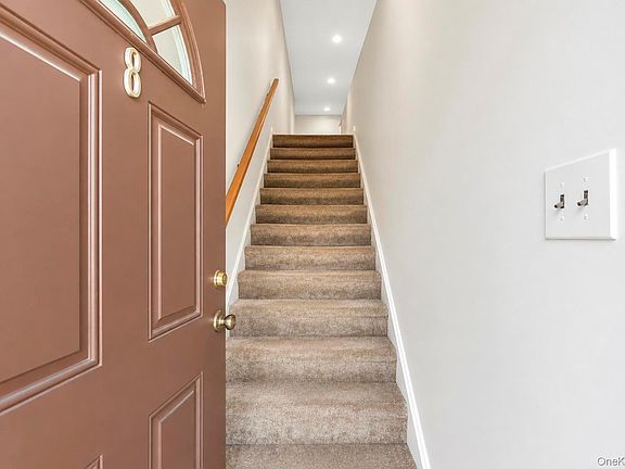 4th image of 8 Sycamore Court #8