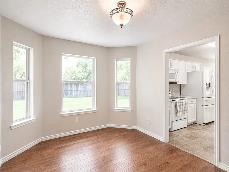 5009 Joseph Dr — Photo 16