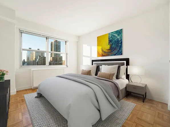 1385 York Avenue image 2 of 10