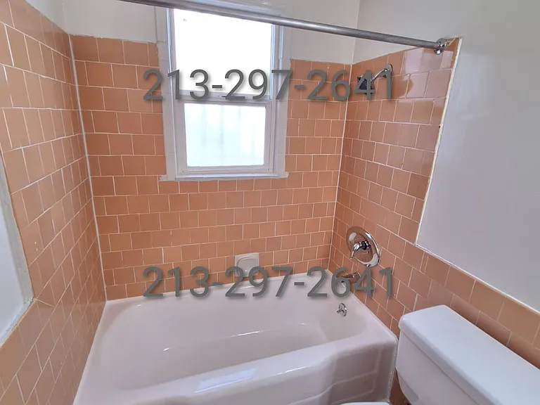 145 1/2 S Hoover St — Photo 14