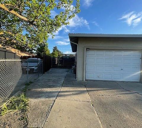 2nd image of 3327 Forest Dr
