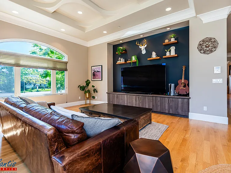 178 Martens Ave — Photo 10