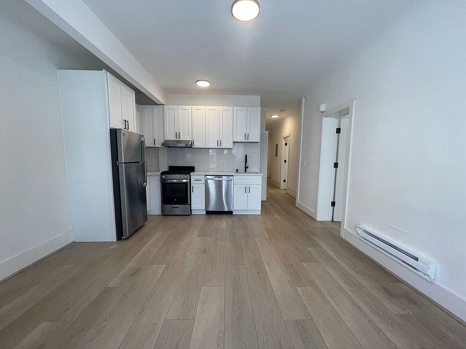 1st image of 903 Pine St #27