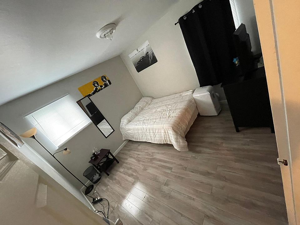 1st image of 196 Regis Dr Floor 1