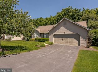 593 Mallard Dr, Manheim, PA 17545