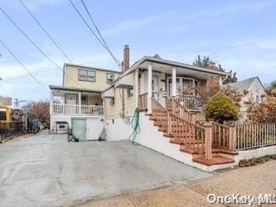 15 Beechwood Avenue, Port Washington, NY, 11050
