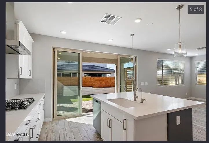 10013 E Trent Ave — Photo 3