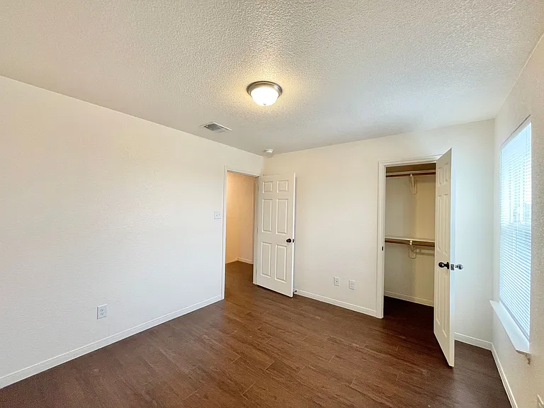 6701 University Village Way — Photo 16