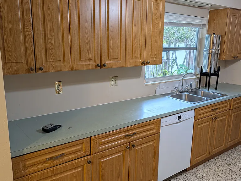 2303 Tulip St — Photo 13