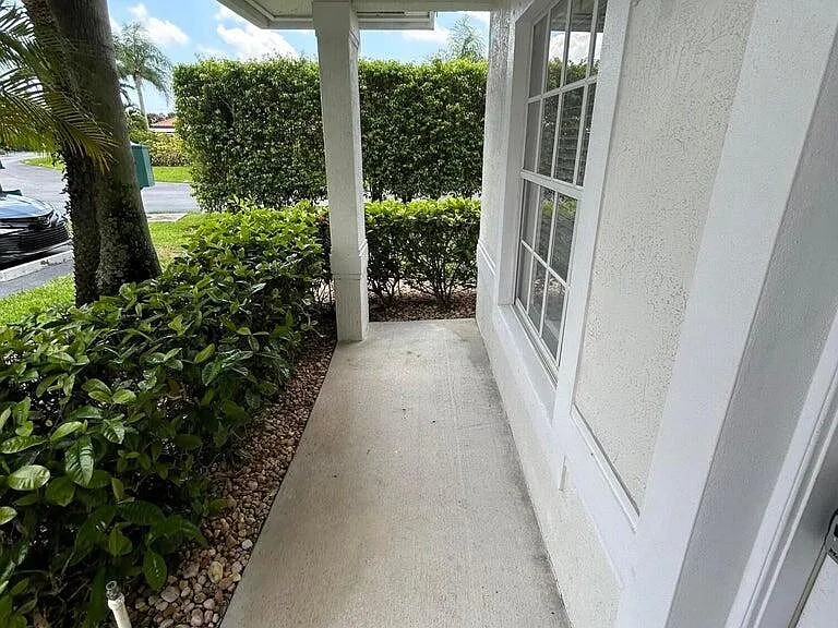 13519 Fountain View Blvd — Photo 4