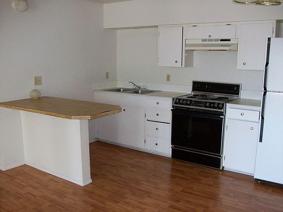 2nd image of 5844 Cedar St APT E
