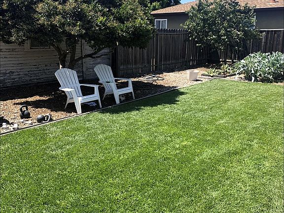 3rd image of 321 Flora Vista Ave