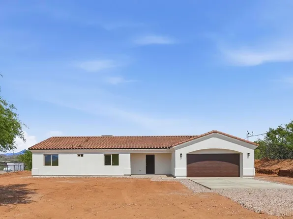 1213 Dos Corte, Rio Rico, AZ 85648