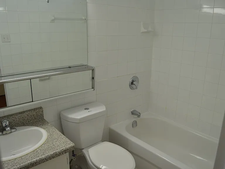 555 Sherbourne St — Photo 14