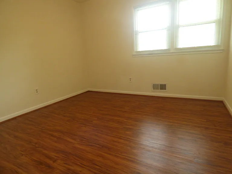 1744 Great Falls St — Photo 16