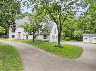 33 Dascomb Rd, Andover, MA 01810