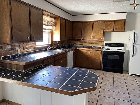 3rd image of 109 New Mexico Dr