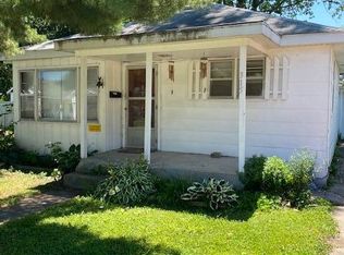 315 E Oil St, Robinson, IL 62454