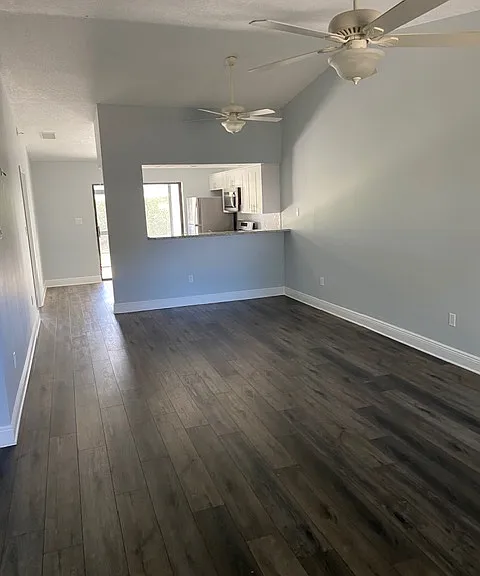 1181 Somerset Cir S — Photo 9
