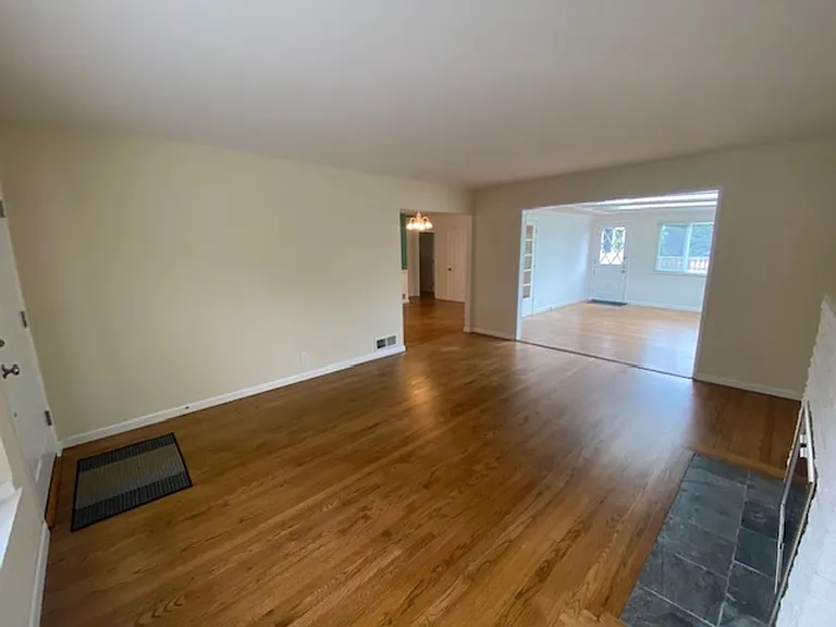 920 Crest Ave — Photo 7