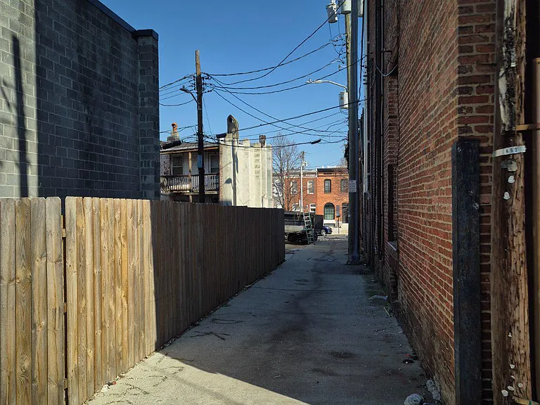707 N Duncan St — Photo 24