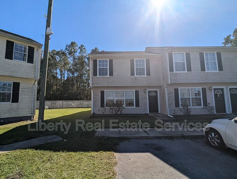 1100 Pineland Ave #8A