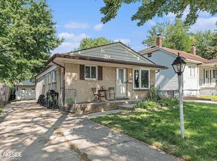 23121 Grove St, Saint Clair Shores, MI
