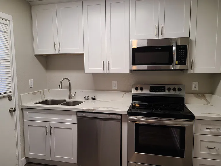 Cottonwood Townhomes Village — Photo 7