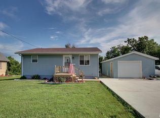 461 Oak St, Hamilton, IL 62341