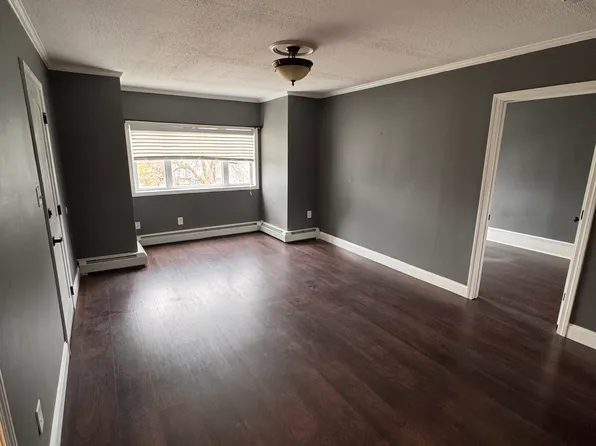 506 Snell St #2, Fall River, MA 02721