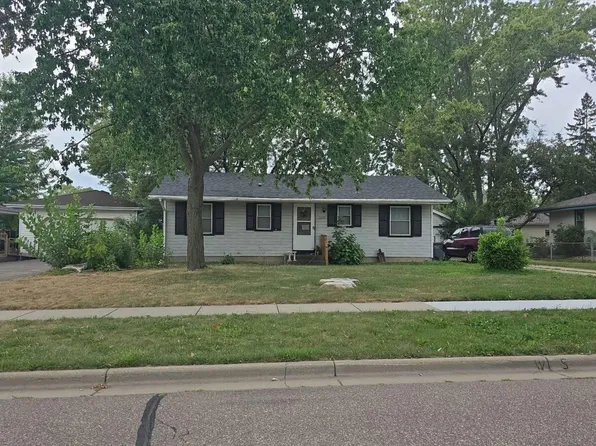 2695 1st St N, North Saint Paul, MN 55109