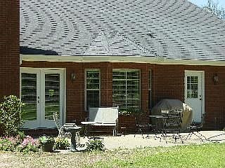 2nd image of 1544 N River Oaks Dr