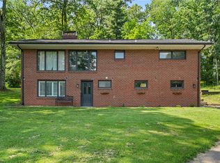 3716 Grove Rd, Gibsonia, PA 15044