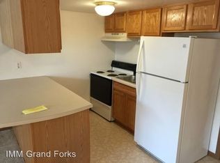 2206 8th Ave NW APT 2, East Grand Forks, MN 56721