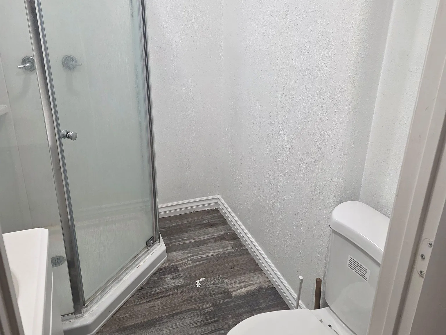 3 bed, 2.0 bath, 3477 sqft, $910 — Photo 3