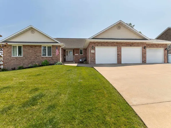 2540 Willow Brook Dr, Dubuque, IA 52002