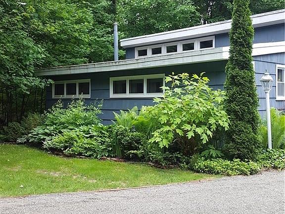 2nd image of 233 Woodland Dr