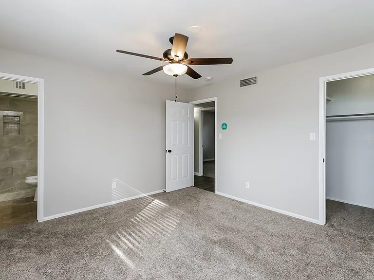 3421 E Dragoon Ave — Photo 8