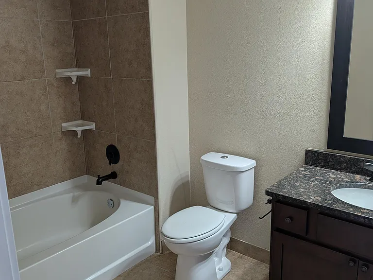 S15W22189 Overlook Ct — Photo 15