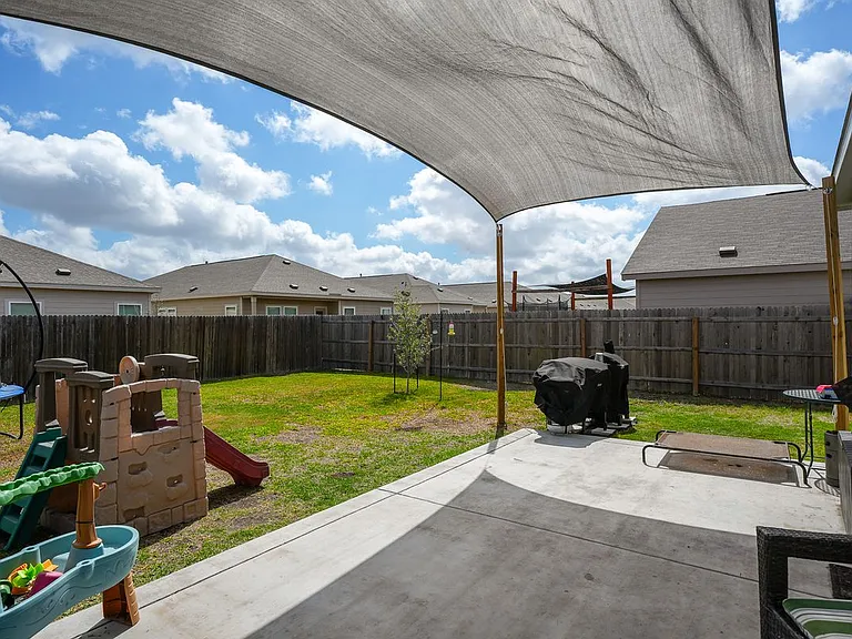 2674 Winterfell St — Photo 27