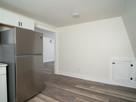 4th image of 255 Riverdale Rd