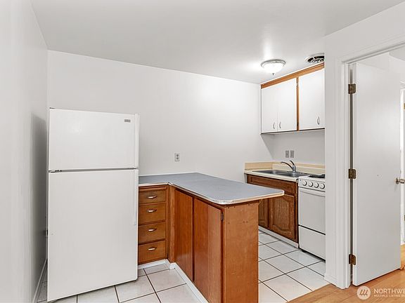 2nd image of 710 NE 43rd Street