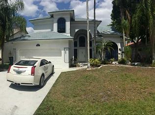 11765 Berry Dr, Hollywood, FL 33026