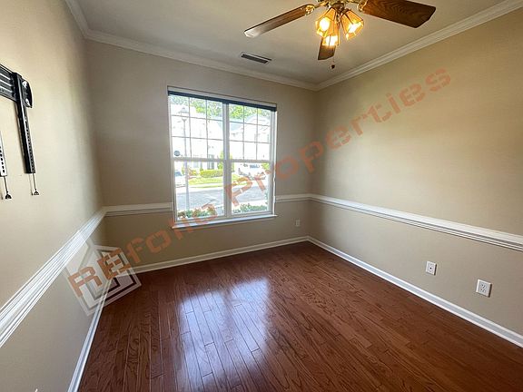 4th image of 106 Courts Garden Way